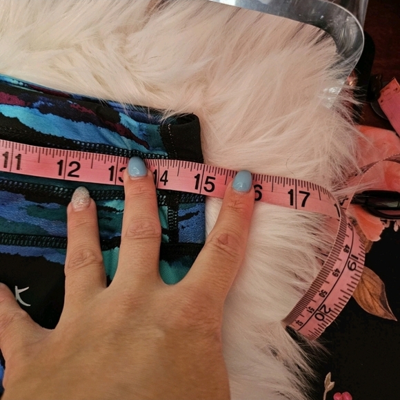 Danksin Now • Multi Color Striped Crop Leggings - Picture 7 of 9